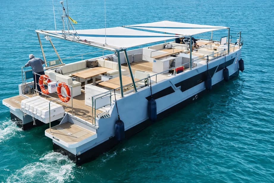 Catamarán "Serenity"