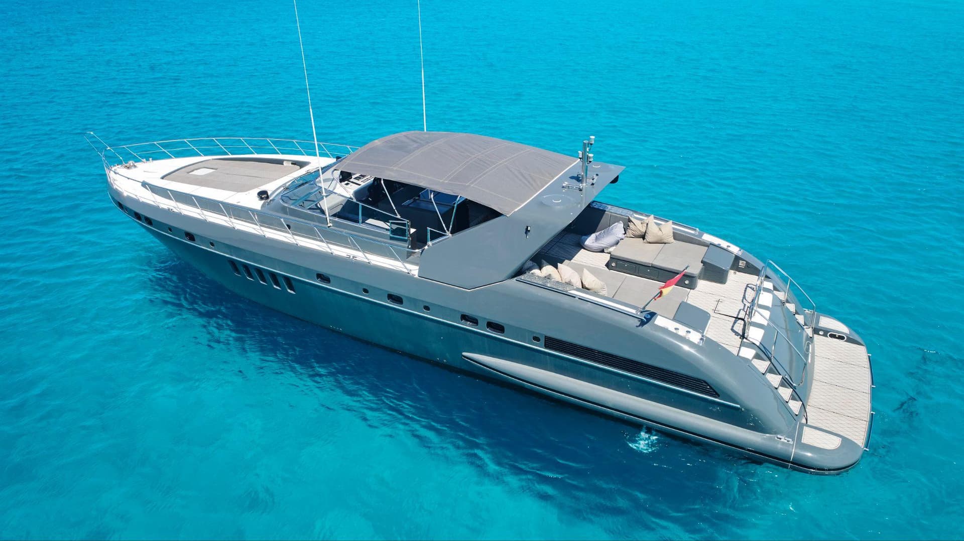 Mangusta 80 Open - "Happy Hour"